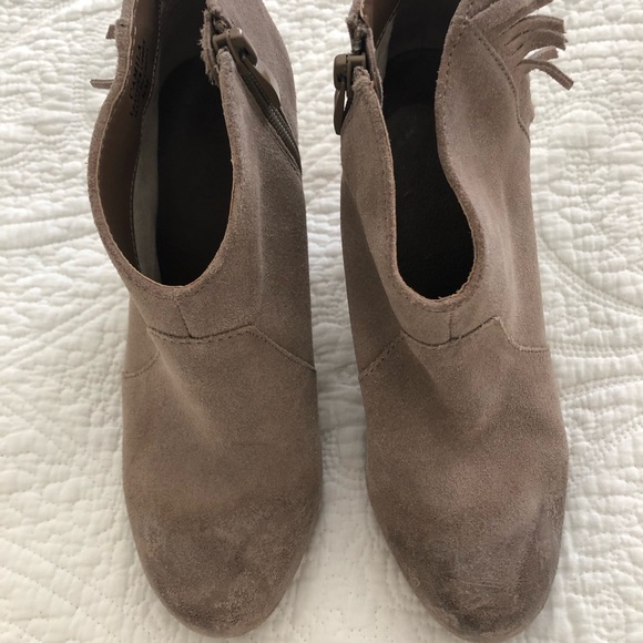 Tahari Camila style suede distressed bootie - Picture 2 of 4